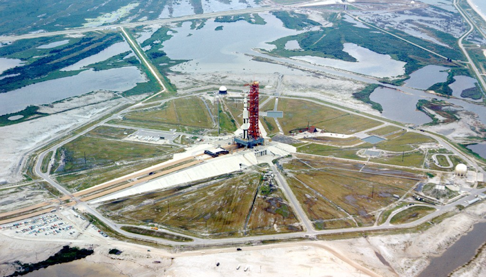 File:Apollo 11 Saturn V climbs the pad 39-A incline during rollout